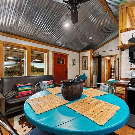 Rockin' R - Rustic Star Cabin Фредериксбург Екстериор снимка