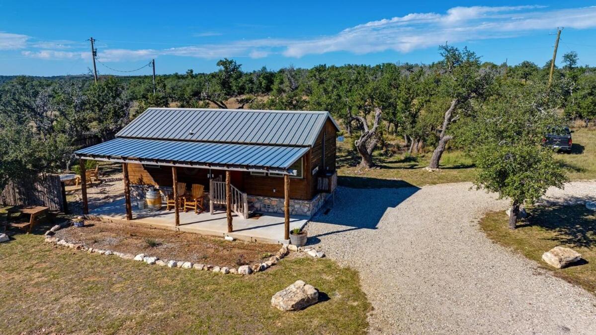 Rockin' R - Rustic Star Cabin Фредериксбург Екстериор снимка