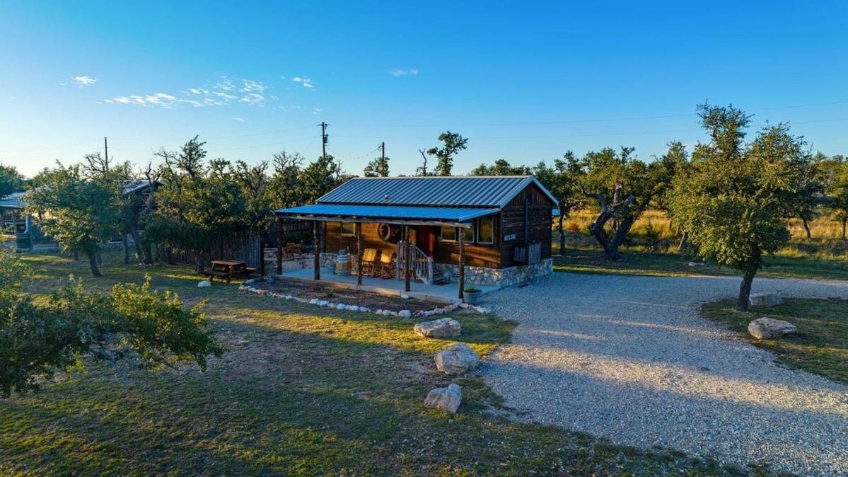 Rockin' R - Rustic Star Cabin Фредериксбург Екстериор снимка