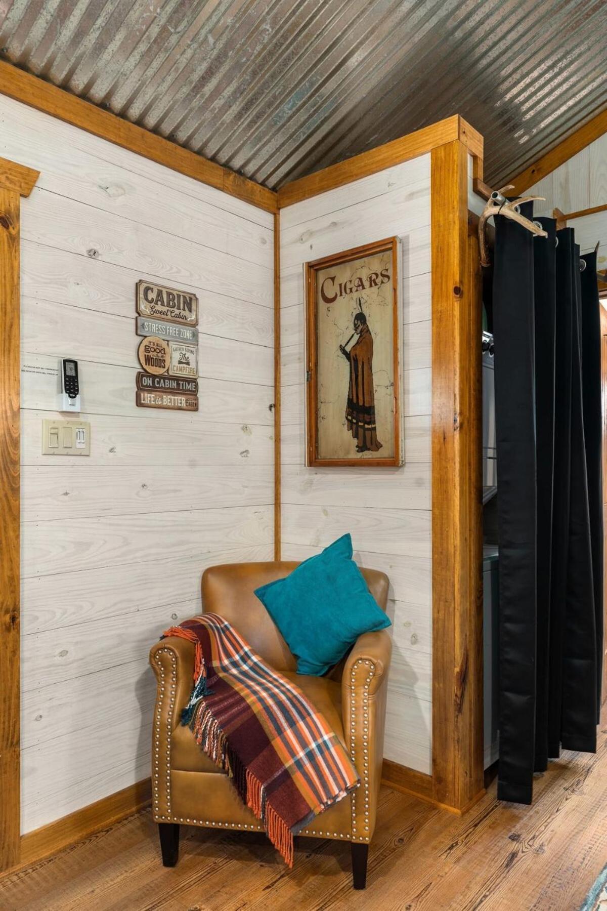 Rockin' R - Rustic Star Cabin Фредериксбург Екстериор снимка